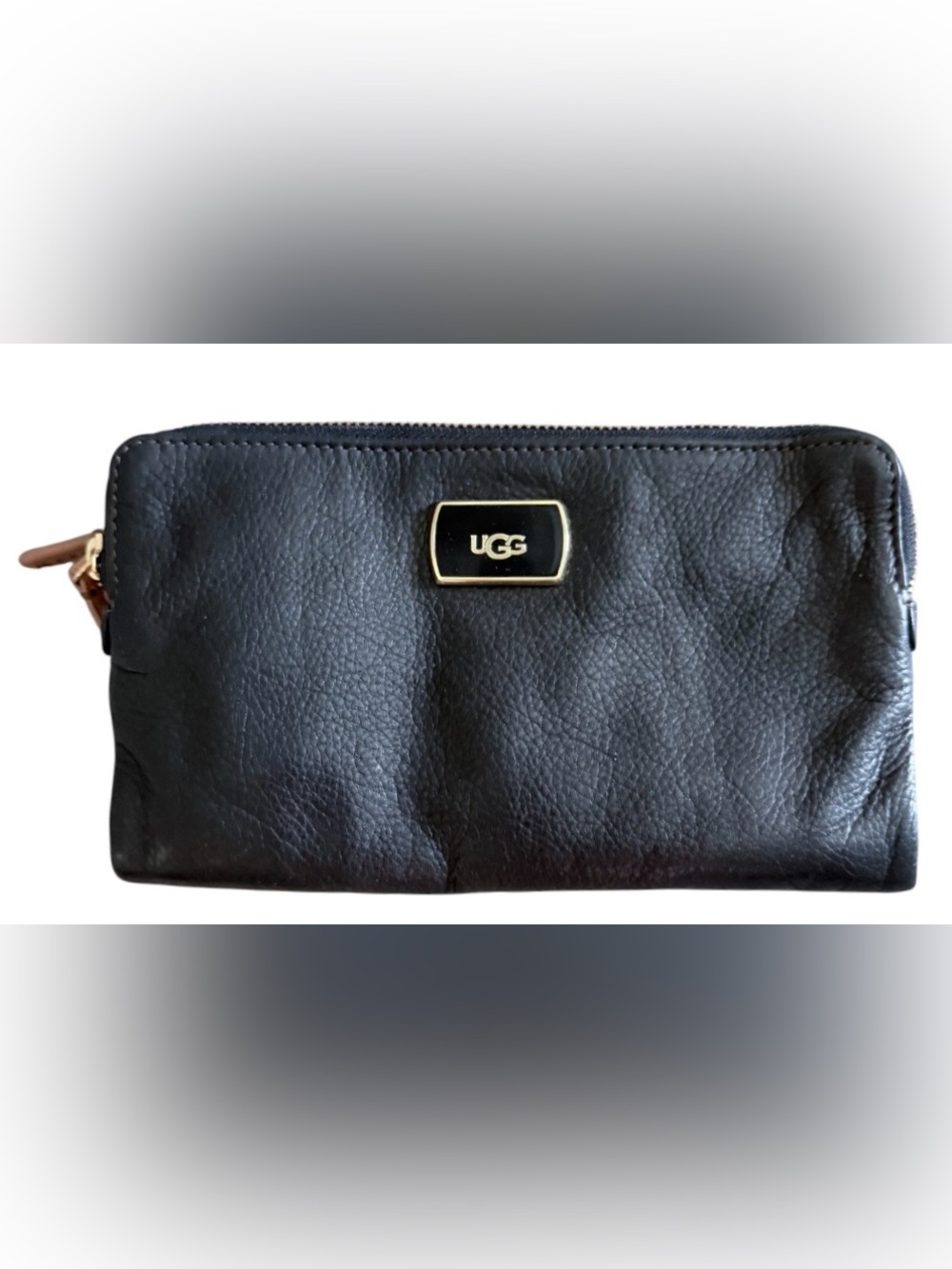 UGG Contemporary Lifestyle Honey pebble grain black leather zip around wallet